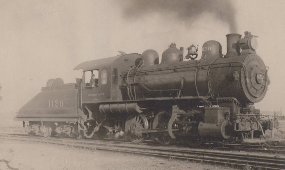 Steam locomotive owned by Southern Pacific on the tracks near Oakland, California in 1910.